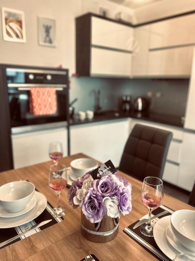 Downtownapartments Andy Air-Conditioned, Underground Parking Available Rzeszow Luaran gambar